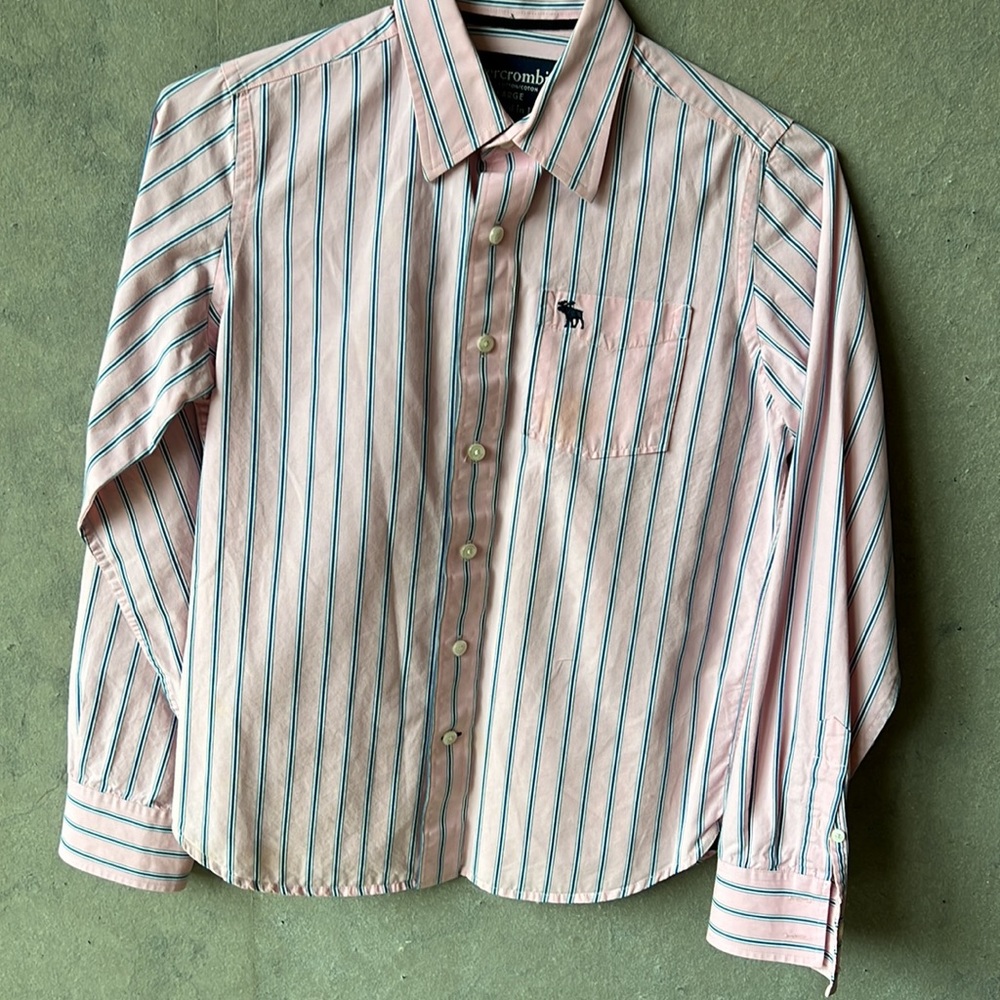 Abercrombie pink dress shirt w blue - white stripe. Boys large great condition